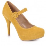 Calçado feminino Scarpin Lara salto agulha amarelo