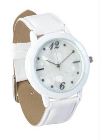 Relógio branco feminino com ponteiros prateados