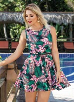 Vestido em helanca sem mangas e decote redondo